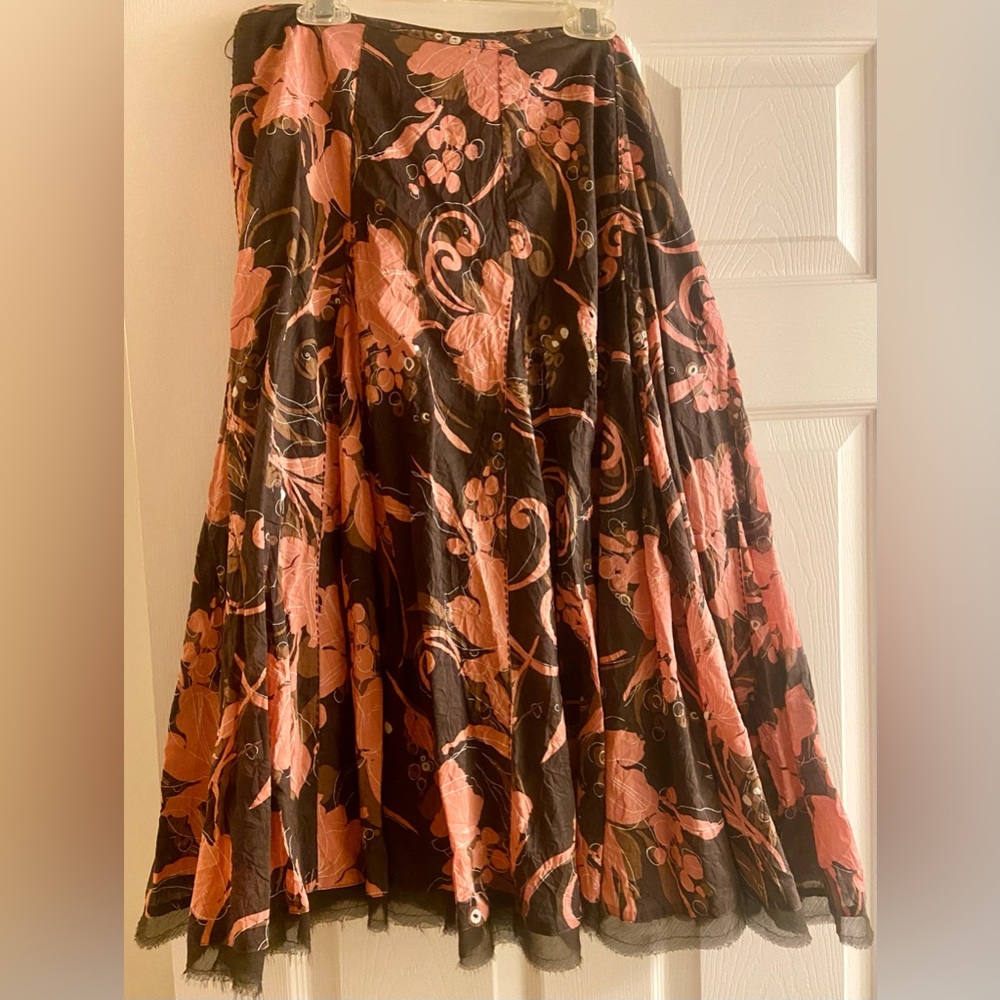 SIZE 8 FIT & FLARE SKIRT IN FLORAL PRINT FULLY LINED IN “LIKE NEW” CONDITION!!!